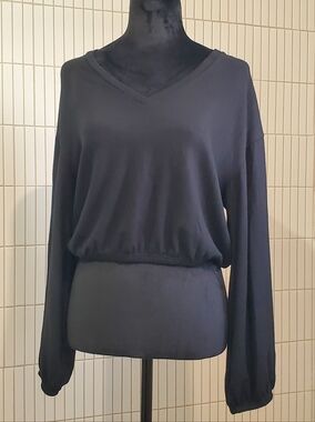 Beyond Yoga NWOT Soft Spoken Cropped Pullover Sweater Black Size Small